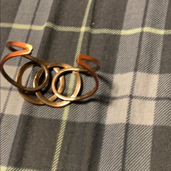 Interlocking Circles Cuff - Picture 3 of 3